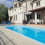 Vila Zare