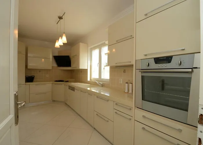 Βίλα Zare Πόρετς