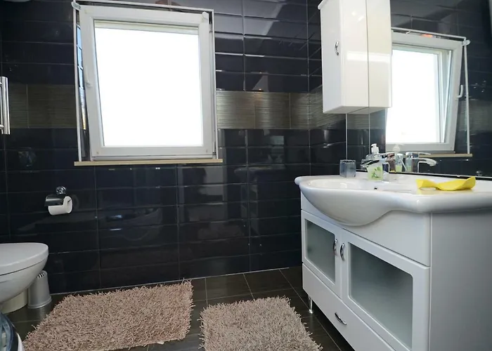 Zare Βίλα Πόρετς