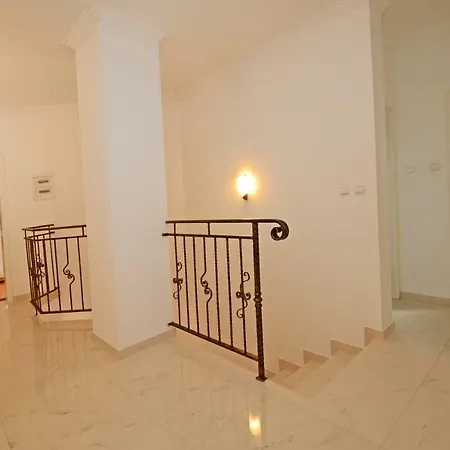 Zare Villa *