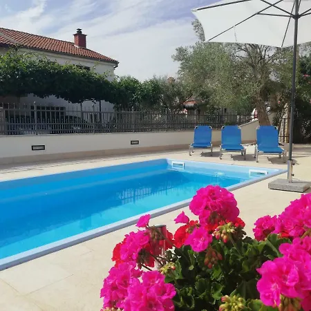Villa Zare *